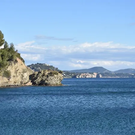 Le Saint Louis 2*