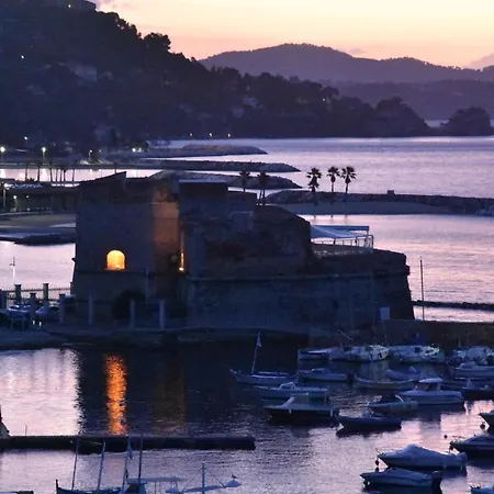 Le Saint Louis 2*